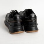 Sneakers Carter de Cuero Negro con Suela Ultra Liviana y Texturas de Lujo (3)