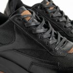Sneakers Carter de Cuero Negro con Suela Ultra Liviana y Texturas de Lujo (3)