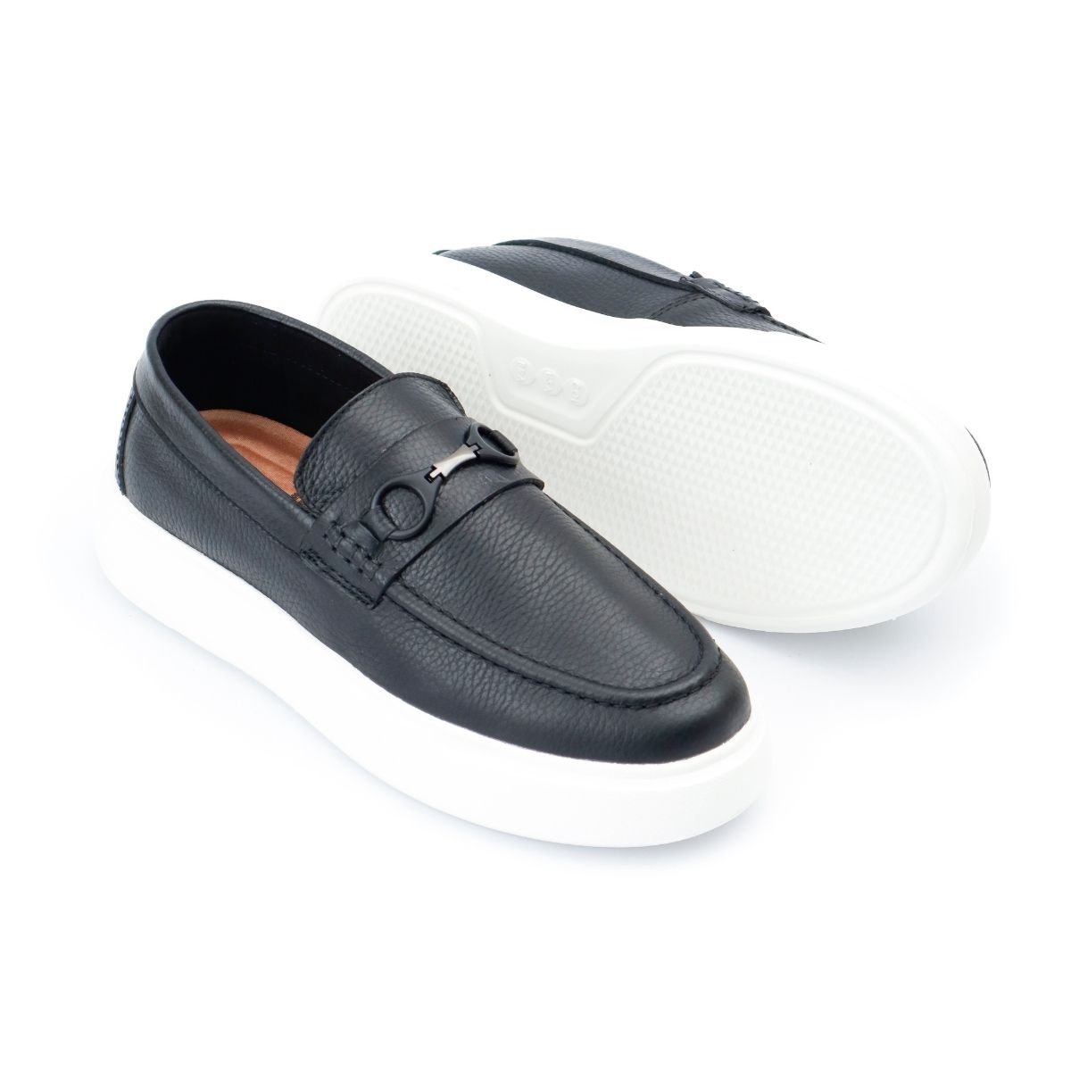 Mocasines de Cuero Negro Austin Elegancia Clásica con Suela Urbana Premium (4) Mocasines de Cuero Negro Austin Elegancia Clásica con Suela Urbana Premium (4)