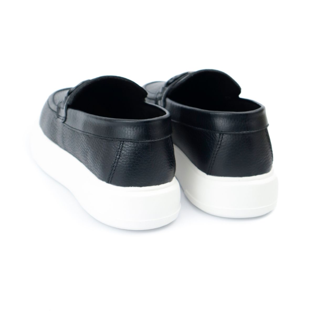 Mocasines de Cuero Negro Austin Elegancia Clásica con Suela Urbana Premium (5) Mocasines de Cuero Negro Austin Elegancia Clásica con Suela Urbana Premium (5)