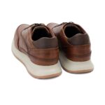 Sneakers Axel de Cuero Marrón Castaña con Suela Ultra Liviana y Detalles Brogue (2)