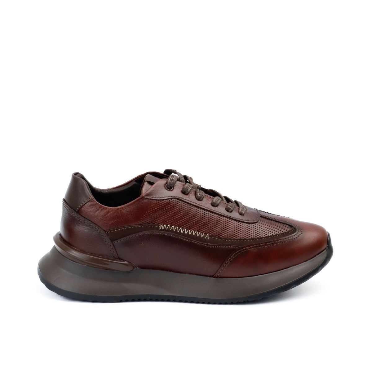 Sneakers Donovan de Cuero Café Caoba con Suela Ultra Liviana de Máximo Confort (2) Sneakers Donovan de Cuero Café Caoba con Suela Ultra Liviana de Máximo Confort (2)