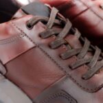 Sneakers Sienna de Cuero Castaño con Suela Ultra Liviana y Bloques de Contraste (2)